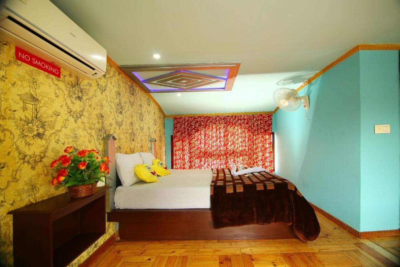Marari houseboat VACCINATED STAFF Hotel Mararikulam Bagian luar foto