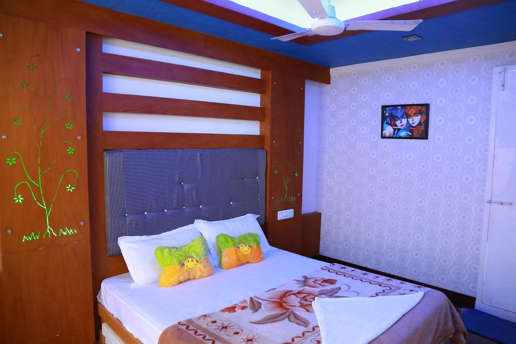 Marari houseboat VACCINATED STAFF Hotel Mararikulam Bagian luar foto