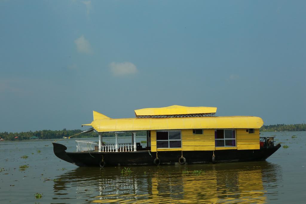 Marari houseboat VACCINATED STAFF Hotel Mararikulam Bagian luar foto