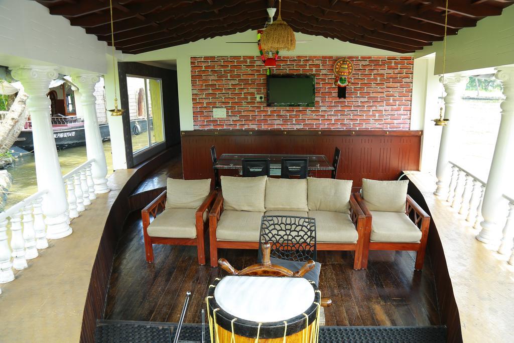 Marari houseboat VACCINATED STAFF Hotel Mararikulam Bagian luar foto
