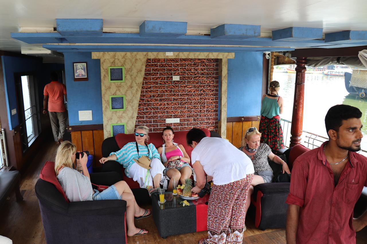 Marari houseboat VACCINATED STAFF Hotel Mararikulam Bagian luar foto